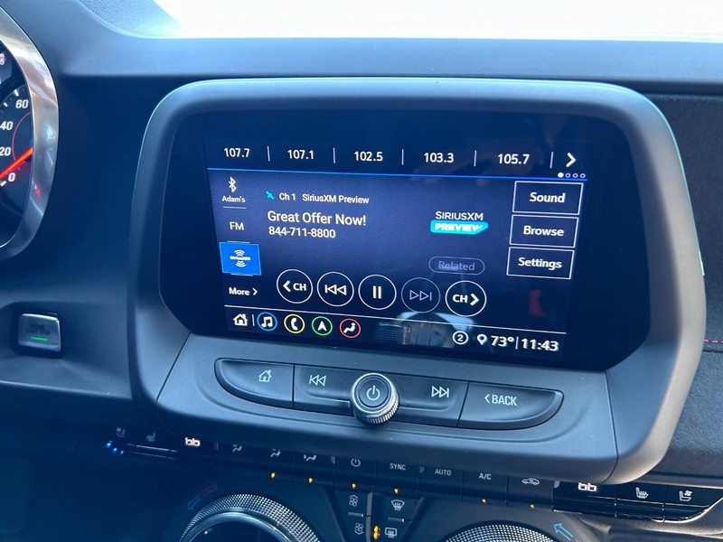 Chevrolet Camaro Vehicle Full-screen Gallery Image 14