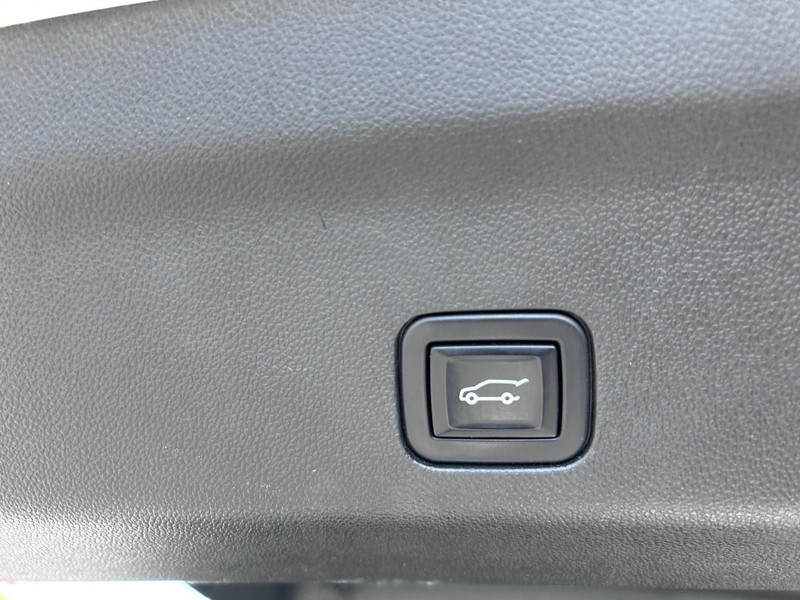 Chevrolet Tahoe Vehicle Full-screen Gallery Image 08