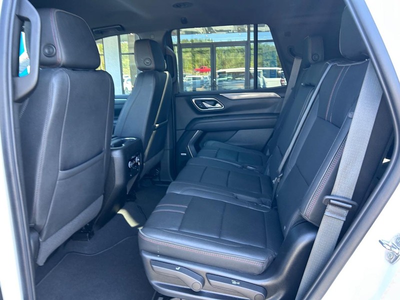 Chevrolet Tahoe Vehicle Full-screen Gallery Image 11