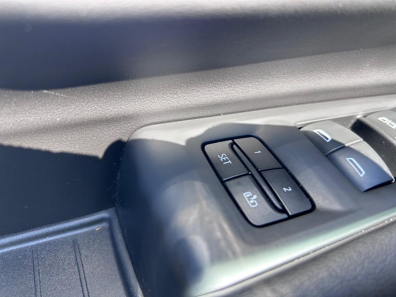 Chevrolet Tahoe Vehicle Full-screen Gallery Image 22