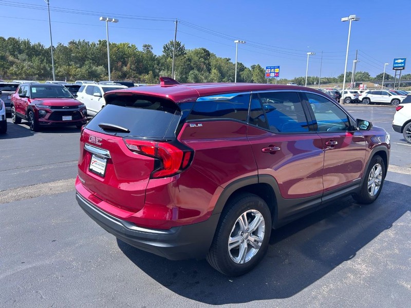 GMC Terrain Vehicle Full-screen Gallery Image 05