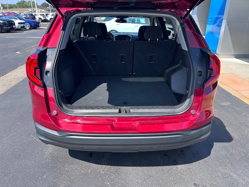 GMC Terrain Vehicle Full-screen Gallery Image 07