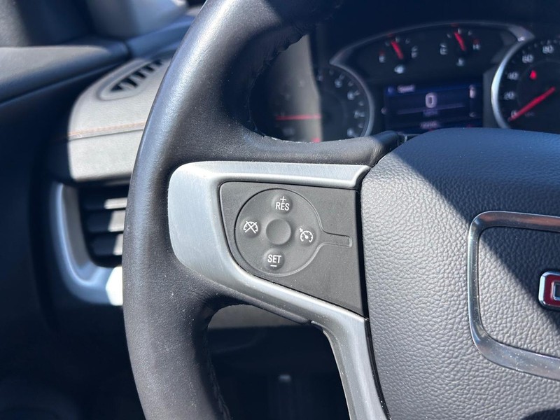 GMC Terrain Vehicle Full-screen Gallery Image 12