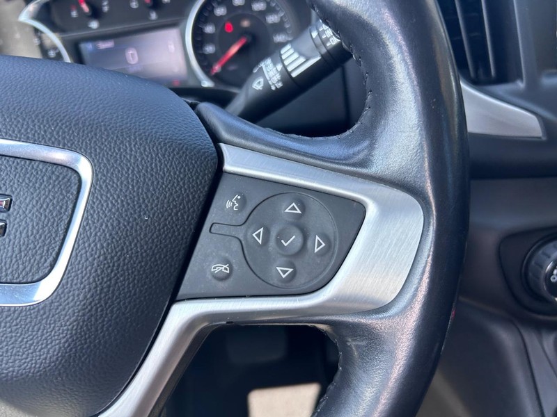 GMC Terrain Vehicle Full-screen Gallery Image 13