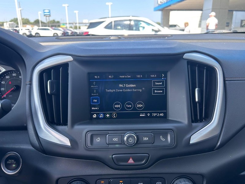 GMC Terrain Vehicle Full-screen Gallery Image 14