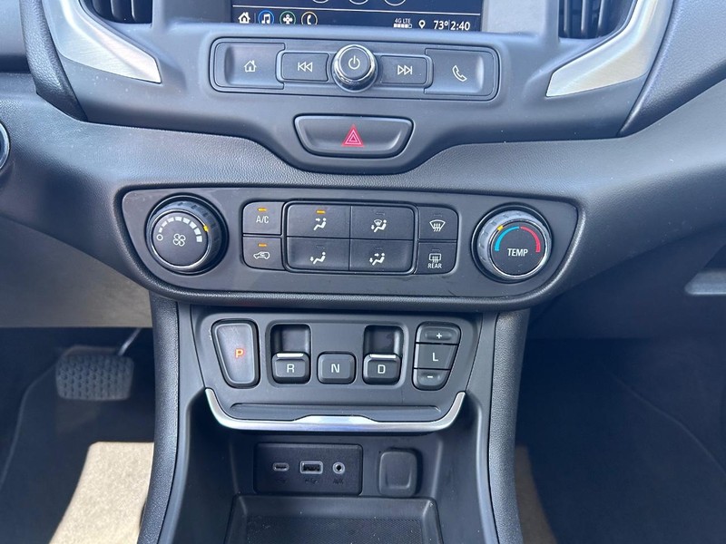 GMC Terrain Vehicle Full-screen Gallery Image 15