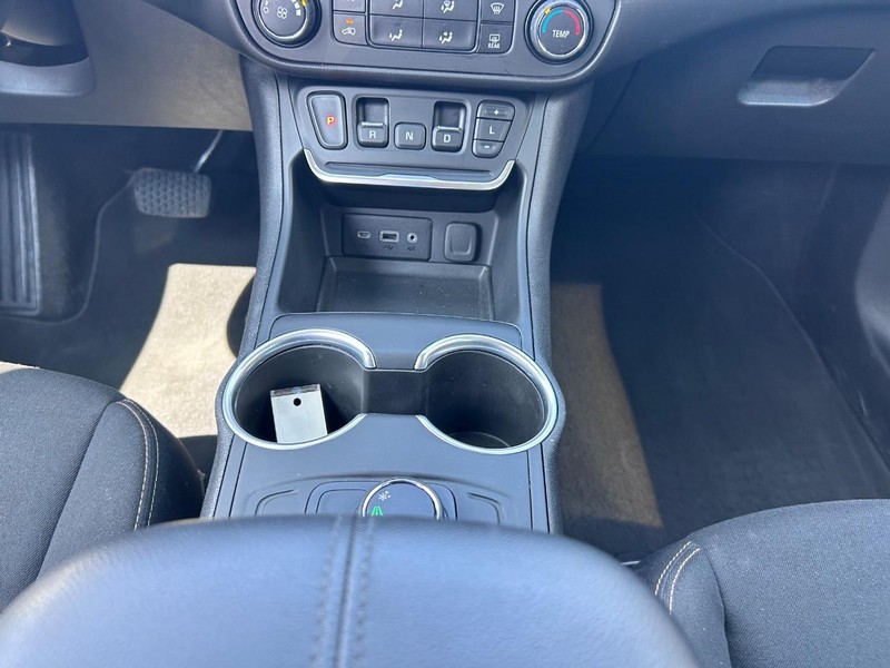 GMC Terrain Vehicle Full-screen Gallery Image 16