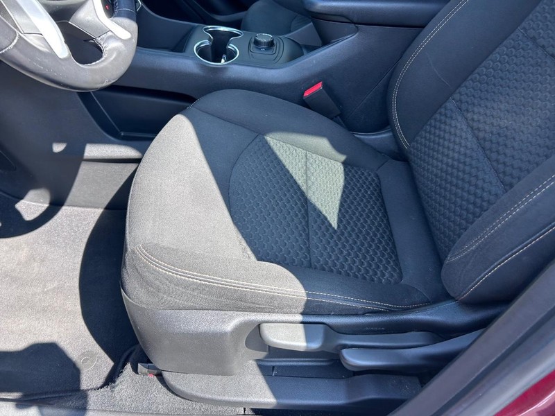 GMC Terrain Vehicle Full-screen Gallery Image 19