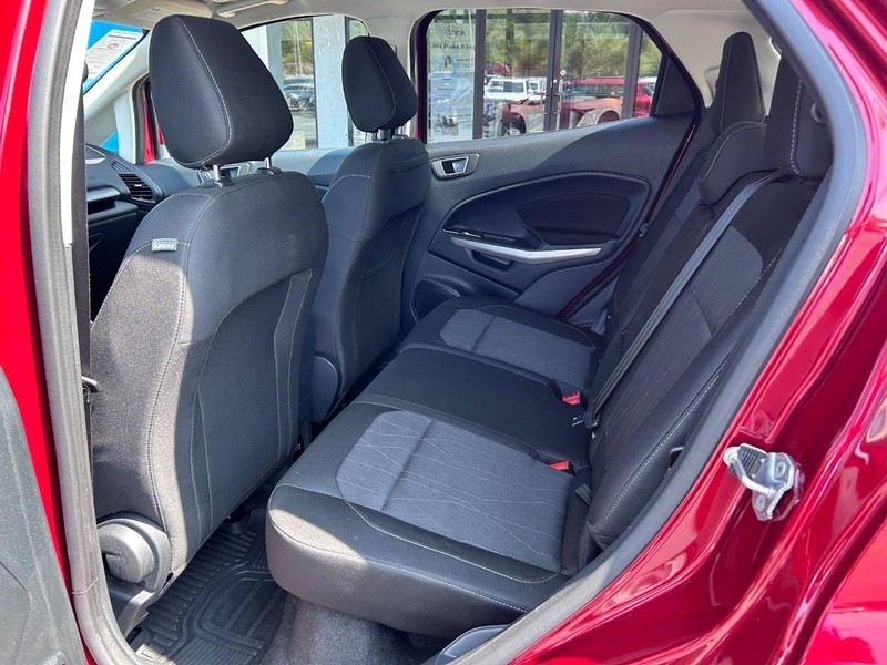 Ford EcoSport Vehicle Full-screen Gallery Image 09