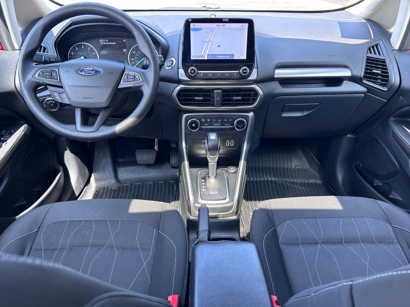 Ford EcoSport Vehicle Full-screen Gallery Image 11