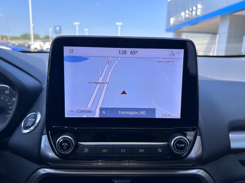 Ford EcoSport Vehicle Full-screen Gallery Image 15