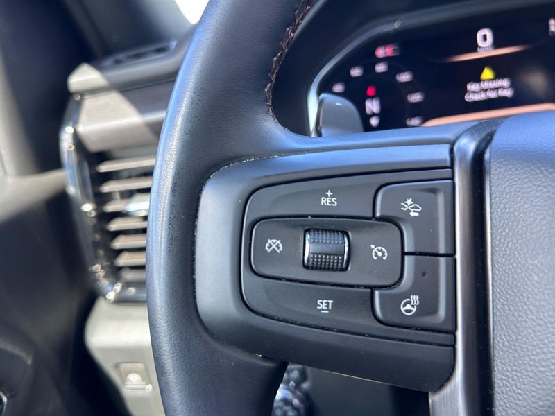 GMC Sierra 1500 Vehicle Full-screen Gallery Image 13