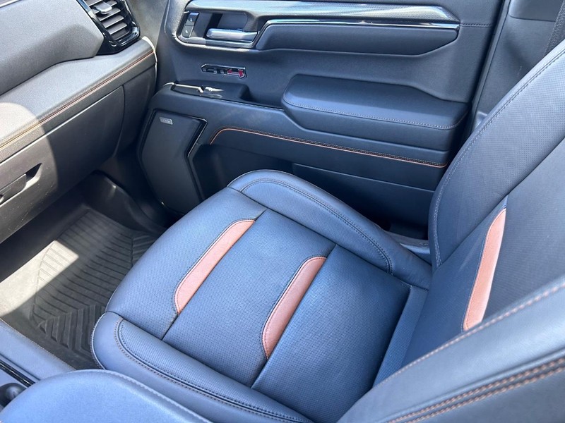 GMC Sierra 1500 Vehicle Full-screen Gallery Image 18