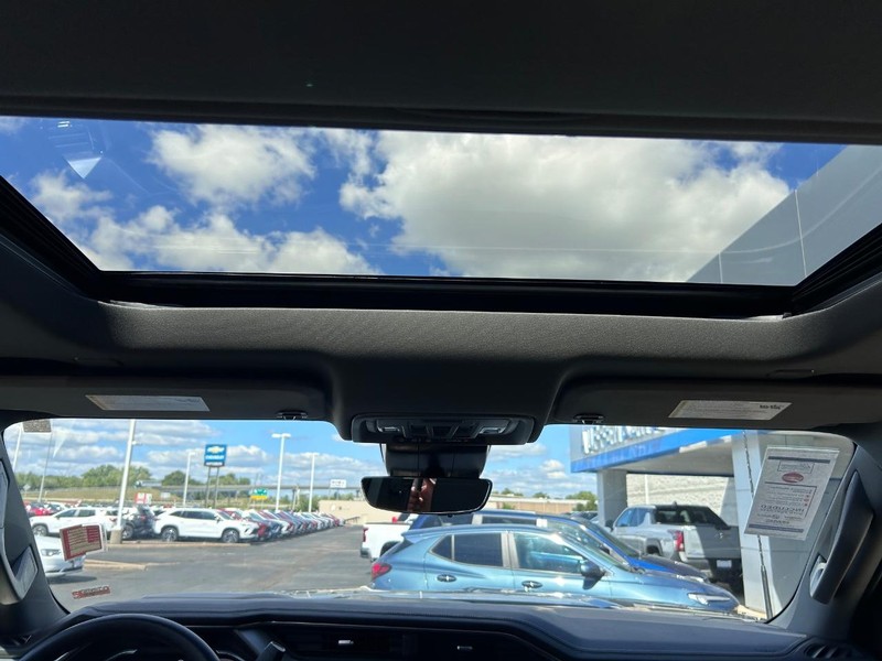 GMC Sierra 3500HD Vehicle Full-screen Gallery Image 10