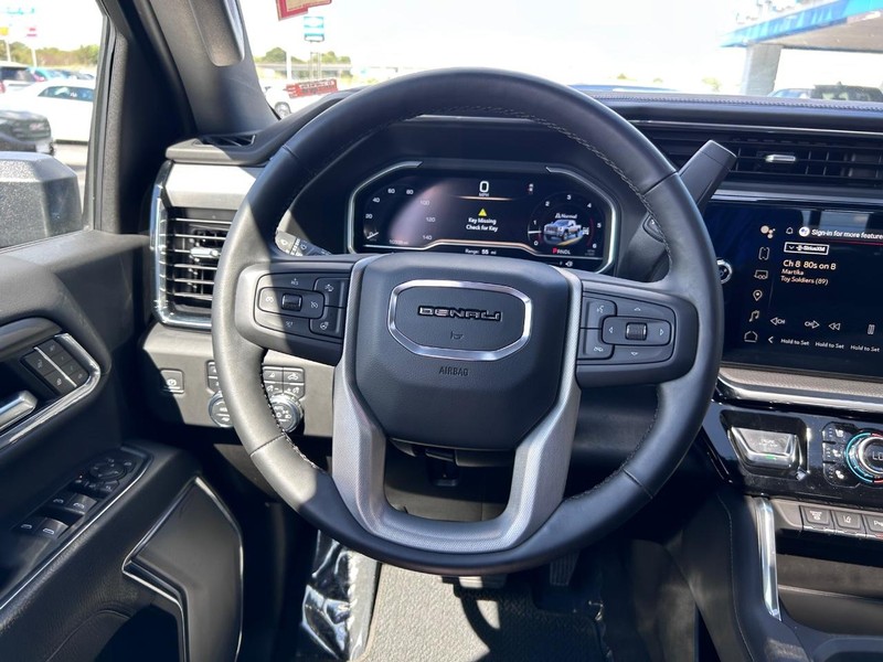 GMC Sierra 3500HD Vehicle Full-screen Gallery Image 12