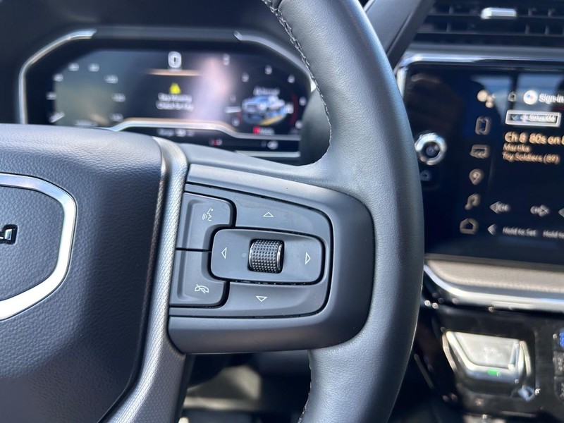 GMC Sierra 3500HD Vehicle Full-screen Gallery Image 14