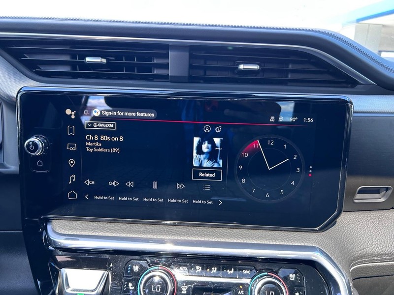 GMC Sierra 3500HD Vehicle Full-screen Gallery Image 15