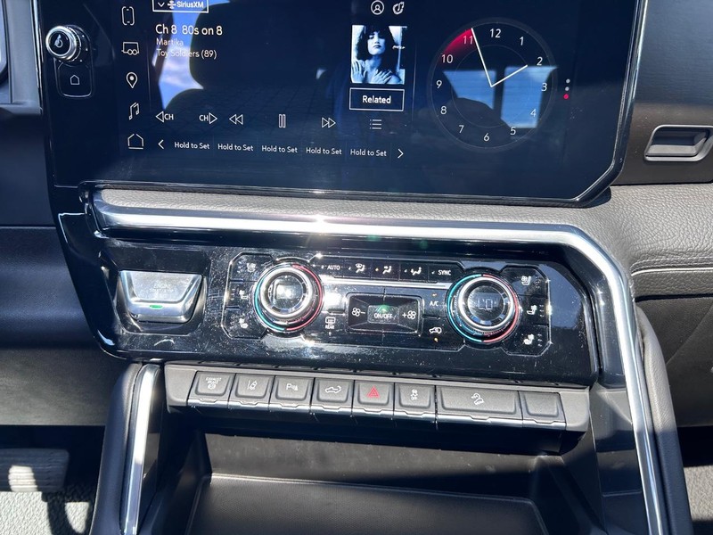 GMC Sierra 3500HD Vehicle Full-screen Gallery Image 16