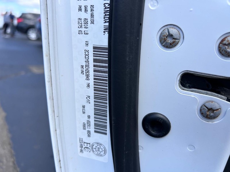 Dodge Challenger Vehicle Full-screen Gallery Image 22