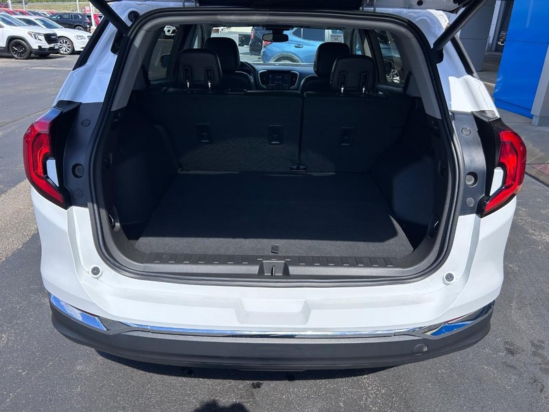 GMC Terrain Vehicle Full-screen Gallery Image 07