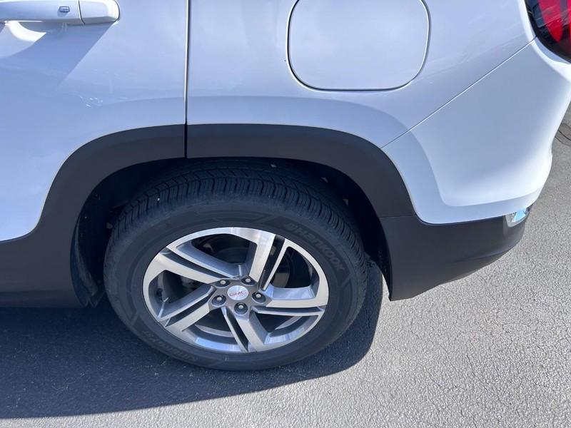 GMC Terrain Vehicle Full-screen Gallery Image 09