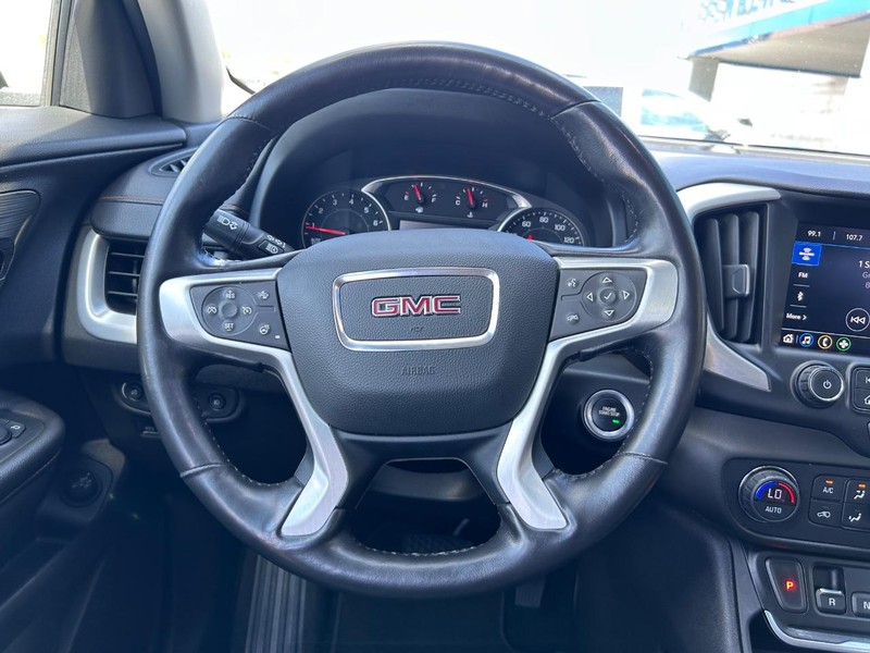 GMC Terrain Vehicle Full-screen Gallery Image 12