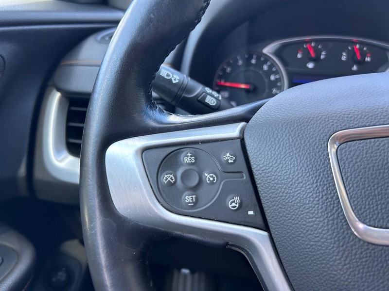 GMC Terrain Vehicle Full-screen Gallery Image 13