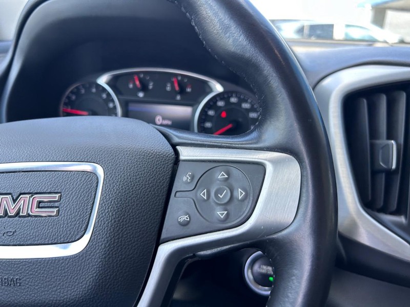 GMC Terrain Vehicle Full-screen Gallery Image 14