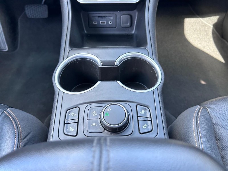 GMC Terrain Vehicle Full-screen Gallery Image 17