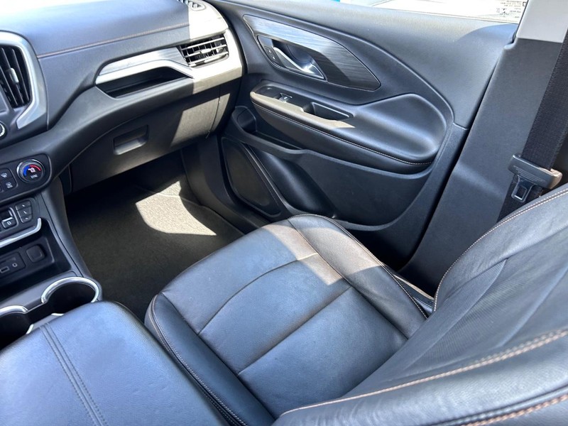 GMC Terrain Vehicle Full-screen Gallery Image 18