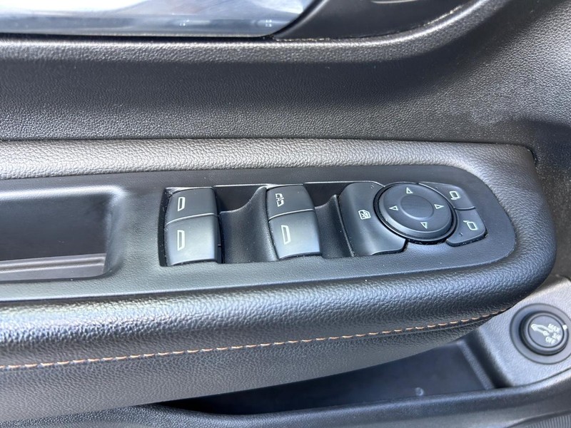 GMC Terrain Vehicle Full-screen Gallery Image 19