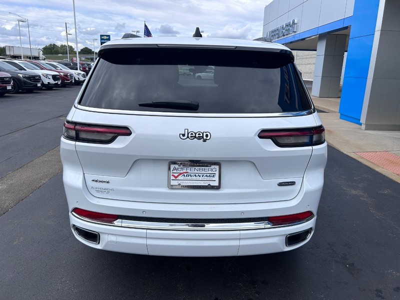 Jeep Grand Cherokee L Vehicle Full-screen Gallery Image 06