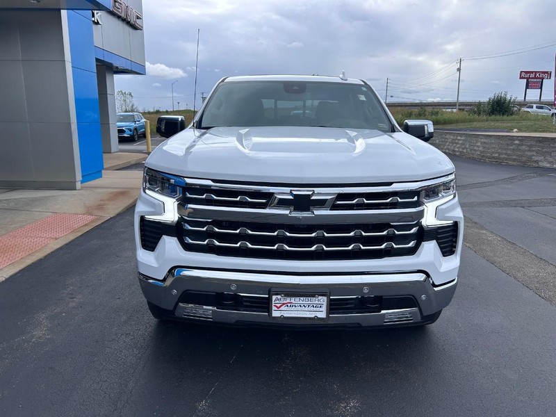 Chevrolet Silverado 1500 Vehicle Full-screen Gallery Image 03