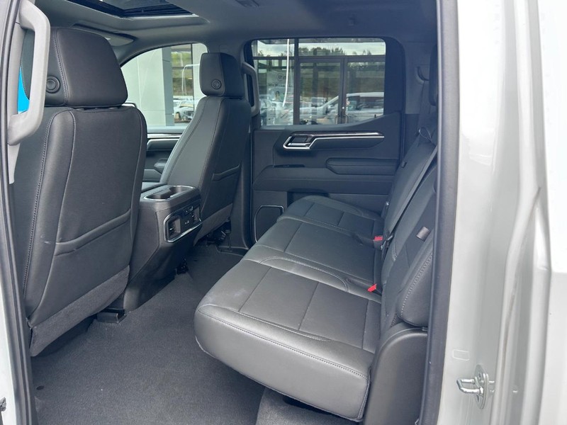 Chevrolet Silverado 1500 Vehicle Full-screen Gallery Image 09