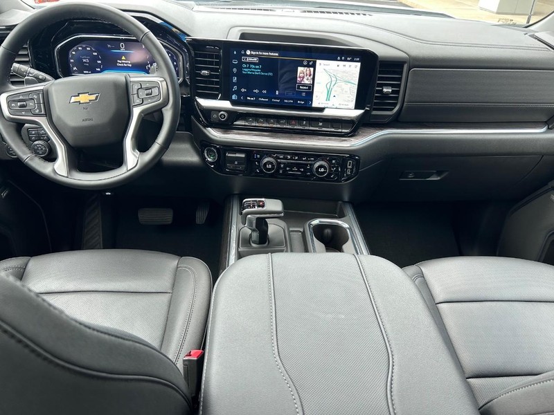 Chevrolet Silverado 1500 Vehicle Full-screen Gallery Image 11