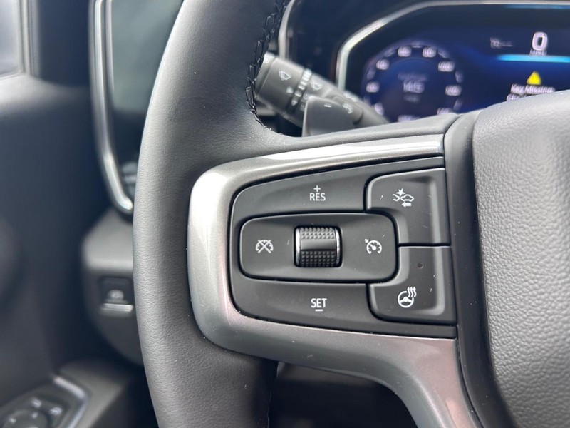 Chevrolet Silverado 1500 Vehicle Full-screen Gallery Image 13