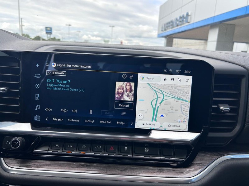 Chevrolet Silverado 1500 Vehicle Full-screen Gallery Image 16