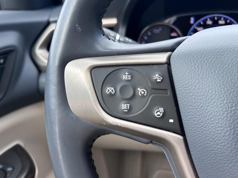 GMC Acadia Vehicle Full-screen Gallery Image 16