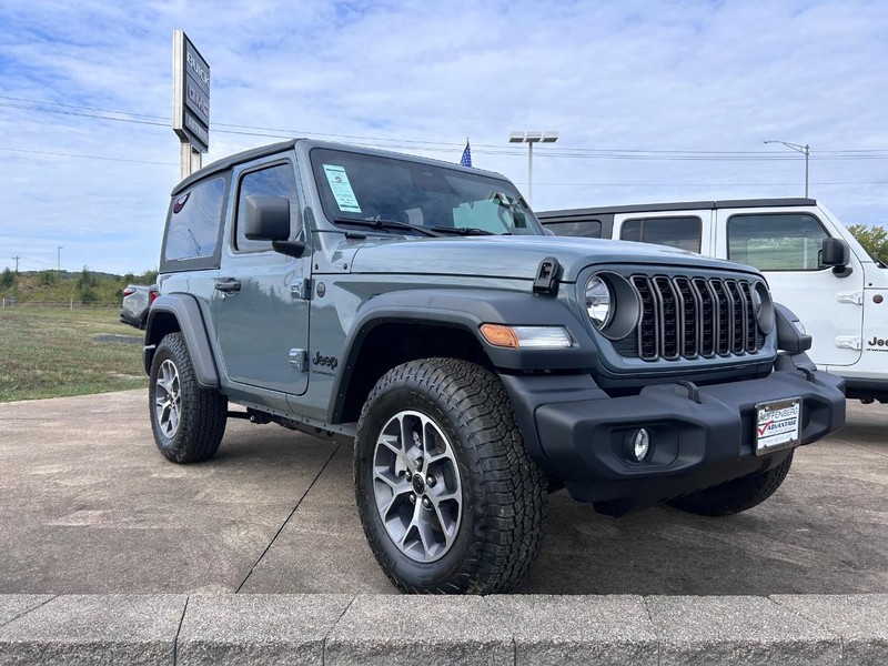 Jeep Wrangler Vehicle Full-screen Gallery Image 04