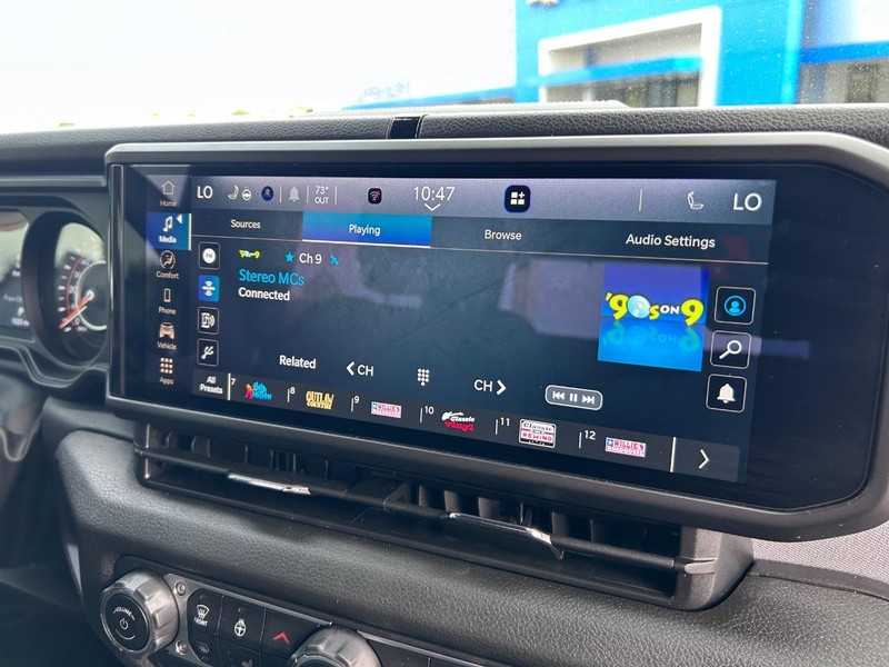 Jeep Wrangler Vehicle Full-screen Gallery Image 13