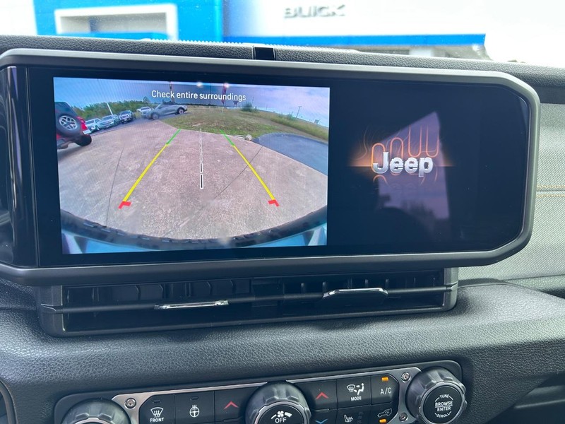 Jeep Wrangler Vehicle Full-screen Gallery Image 20