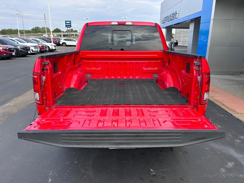 Ford F-150 Vehicle Full-screen Gallery Image 07