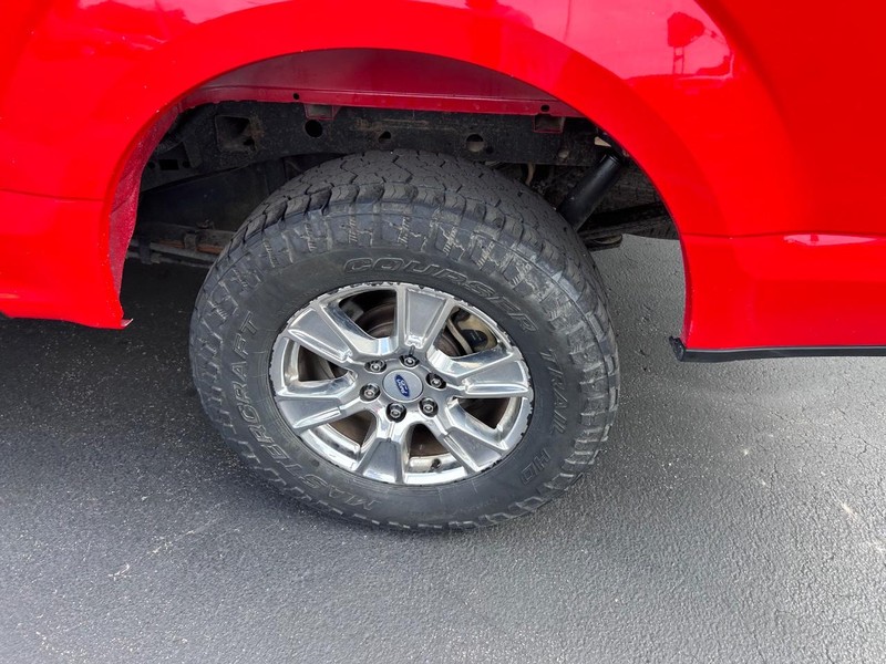 Ford F-150 Vehicle Full-screen Gallery Image 08