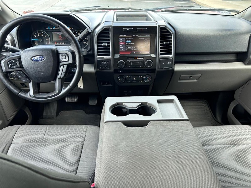 Ford F-150 Vehicle Full-screen Gallery Image 10