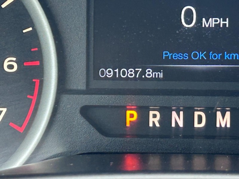 Ford F-150 Vehicle Full-screen Gallery Image 19