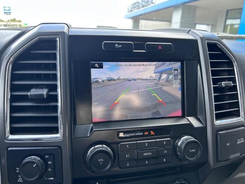 Ford F-150 Vehicle Full-screen Gallery Image 20