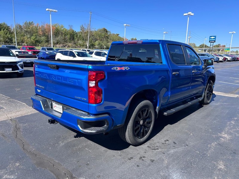 Chevrolet Silverado 1500 Vehicle Full-screen Gallery Image 05