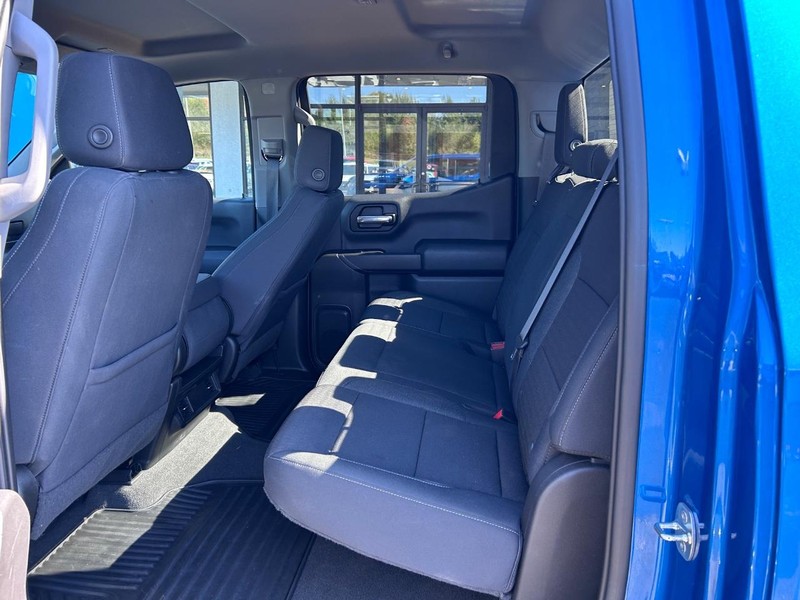 Chevrolet Silverado 1500 Vehicle Full-screen Gallery Image 09