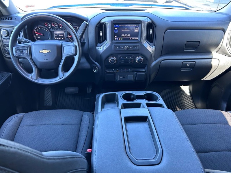 Chevrolet Silverado 1500 Vehicle Full-screen Gallery Image 10