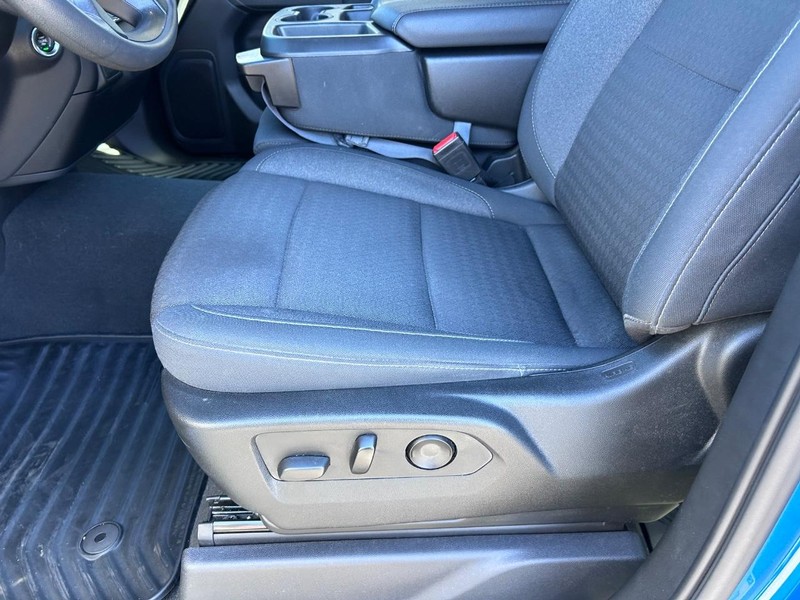 Chevrolet Silverado 1500 Vehicle Full-screen Gallery Image 17